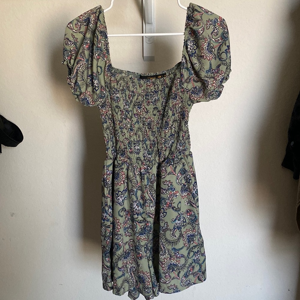 Brand- Minette, Color-green, Size- medium